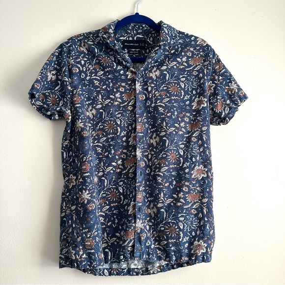 Abercrombie & Fitch Other - A&F • Linen Blend Floral Print‎ Short Sleeve Shirt